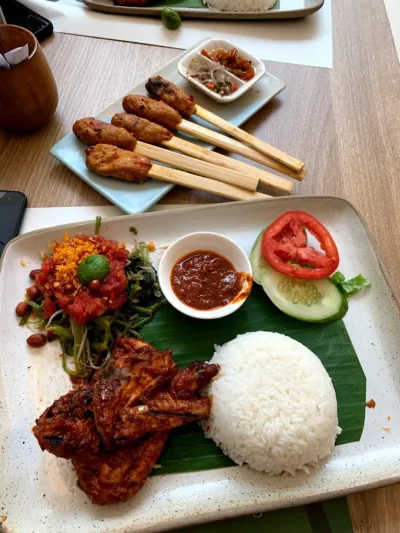 Ayam bakar taliwang, taliwang bali, restoran di kokas, masakan Indonesia, sate lilit