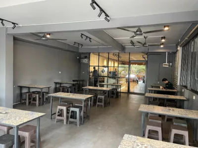 Kopi Manji Plus, Coffee Shop Kemayoran