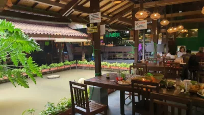 Saung Kuring restoran keluarga di bogor