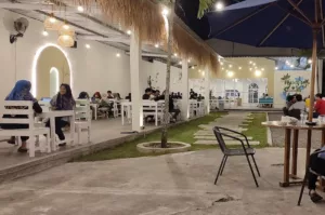 cafe di Solo Baru murah