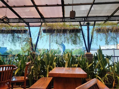 Cafe & Resto Jaya, restoran di harapan indah