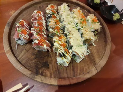 Housaku Sushi & Bento sushi di surabaya