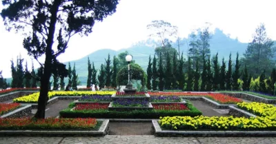 Melrimba Garden, restoran di puncak