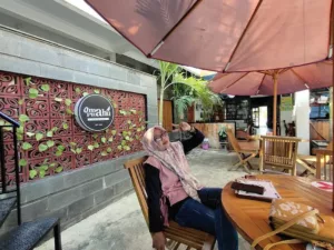 cafe di Sragen Locomotive Resto and Cafe