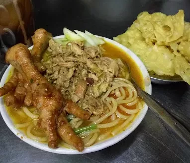 Pangsit Mie Ayam Ceker Cak Ri, mie ayam di surabaya