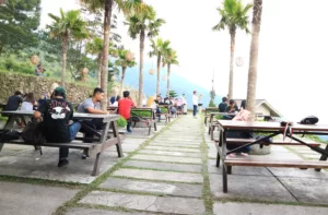 cafe di atas awan Semarang