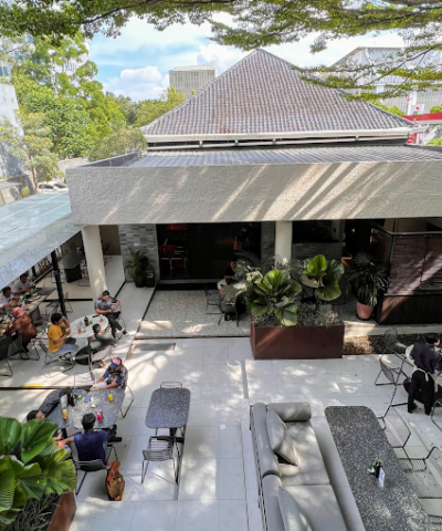 Cafe Di Jalan Riau Bandung
