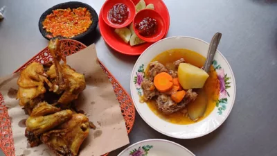 Ayam Goreng & Sop Buntut Pak Supar, makan siang di semarang