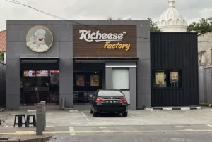 outlet Richeese Factory