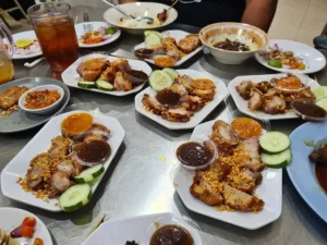 kuliner babi di semarang