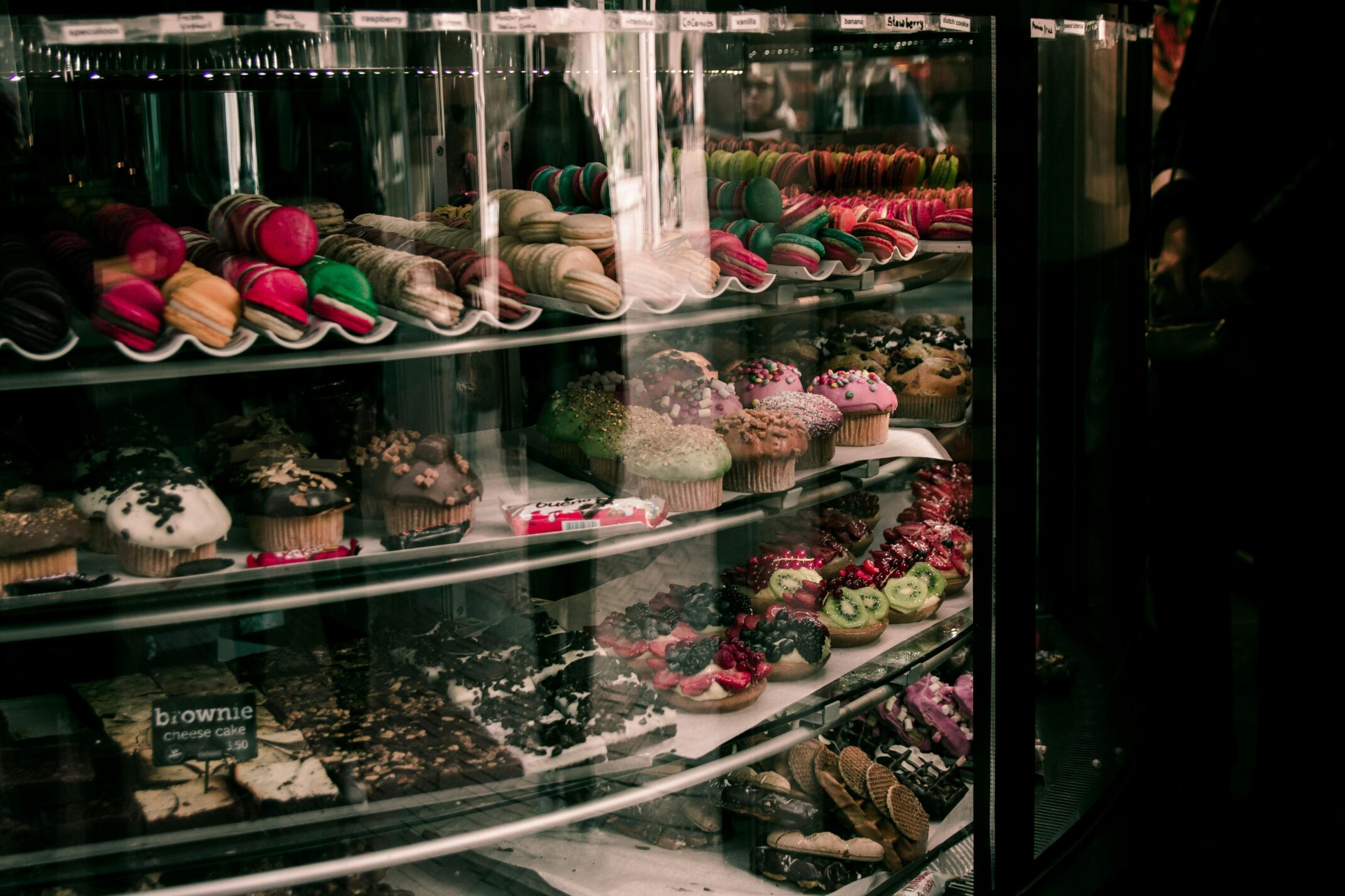 toko kue di lippo mall puri